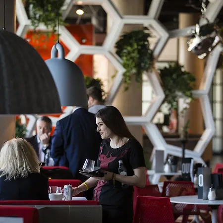 Radisson Red Hotel, 4* Glasgow
