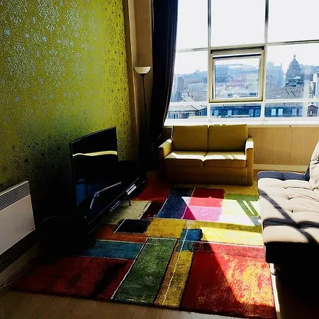 City Center Flat With Parking * グラスゴー