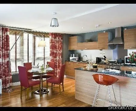 Dreamhouse Centre * גלאזגו