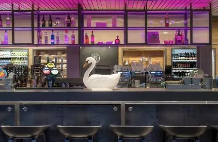 Hotel Moxy Merchant