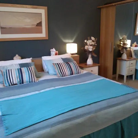 Azalea House Bed & Breakfast Glasgow