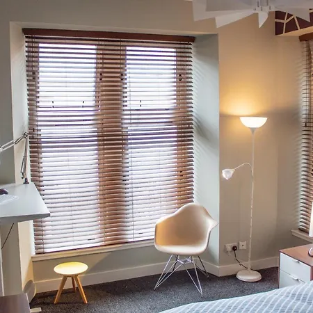 Anchored - Unique In Glasgow's West End Apartment Glasgow