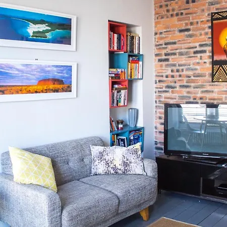 Apartment Anchored - Unique In Glasgow's West End *