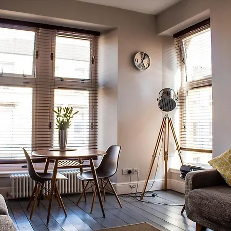 Anchored - Unique In Glasgow's West End Apartment Glasgow
