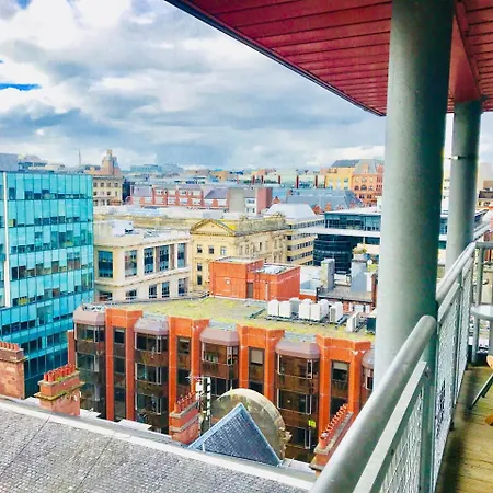 City Centre Penthouse With Parking - 3 Bedrooms, 3 Bathrooms, 1 Living Room/kitchen - Huge Terrace Glasgow