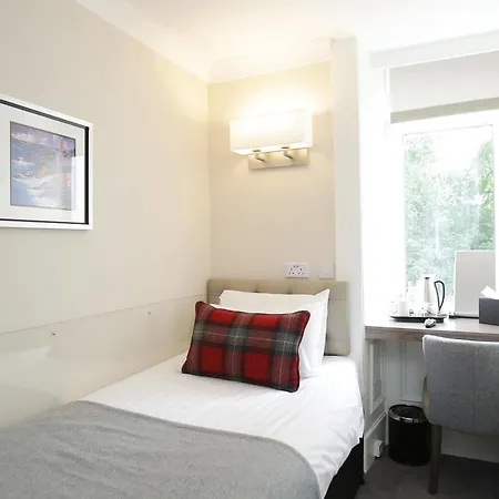 Ambassador Hotel 3*