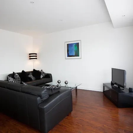 The Spires Serviced * Glasgow