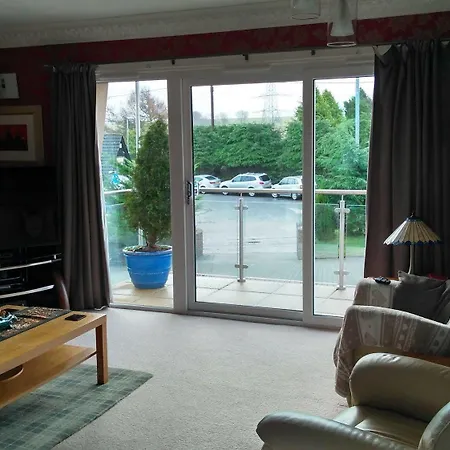 Azalea House 4* Glasgow