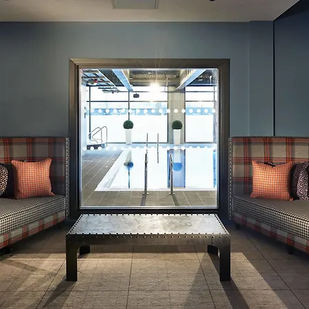 Village 4* Glasgow
