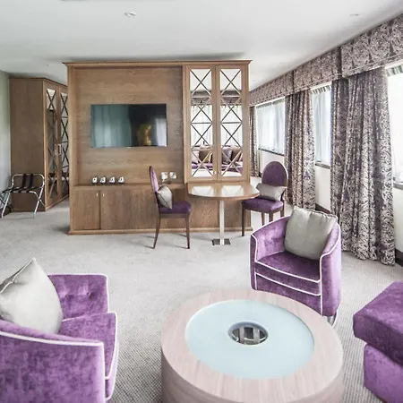 Parklands & Country Club Newton Mearns