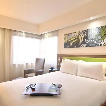 Hotell Hampton By Hilton 3*