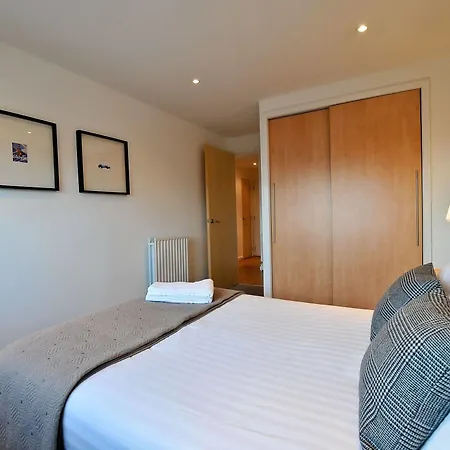 Apartment Executive 7 *