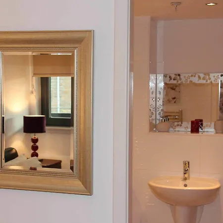 Executive 7 Apartment *