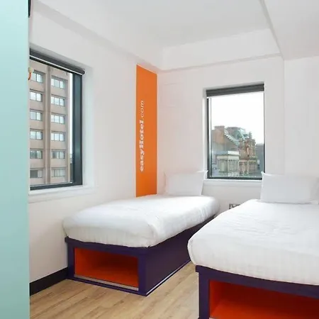Hotel Easyhotel 2*
