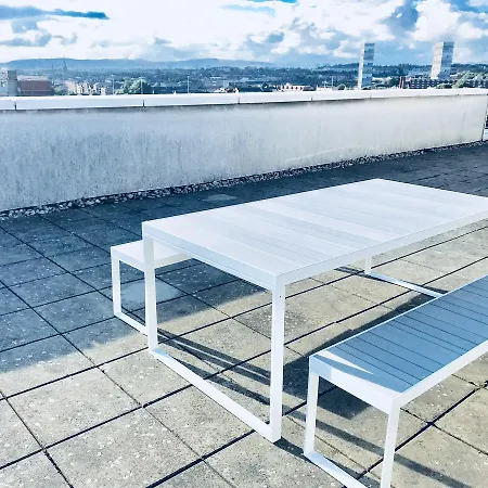 City Centre Penthouse With Parking - 3 Bedrooms, 3 Bathrooms, 1 Living Room/kitchen - Huge Terrace Apartment *