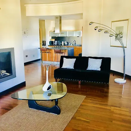City Centre Penthouse With Parking - 3 Bedrooms, 3 Bathrooms, 1 Living Room/kitchen - Huge Terrace Glasgow