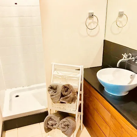 City Centre Penthouse With Parking - 3 Bedrooms, 3 Bathrooms, 1 Living Room/kitchen - Huge Terrace * Glasgow