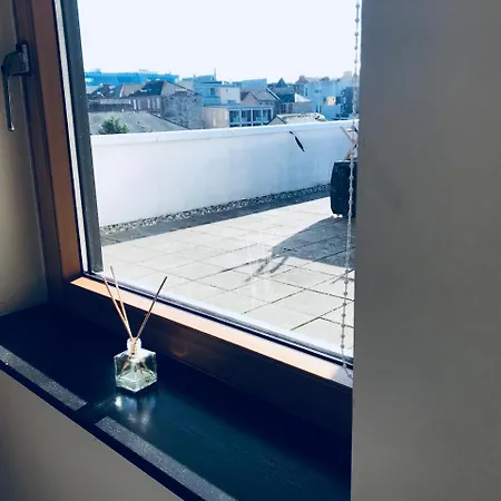 Apartment City Centre Penthouse With Parking - 3 Bedrooms, 3 Bathrooms, 1 Living Room/kitchen - Huge Terrace Glasgow