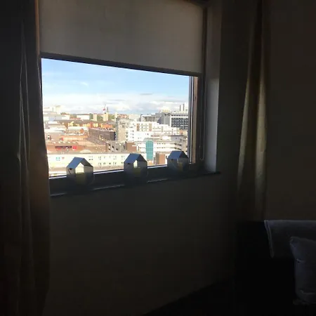 Apartment City Centre Penthouse With Parking - 3 Bedrooms, 3 Bathrooms, 1 Living Room/kitchen - Huge Terrace