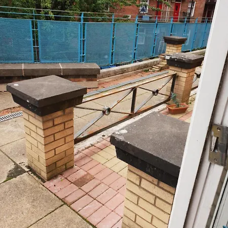 My House Barrowland A With Free Parking Apartment