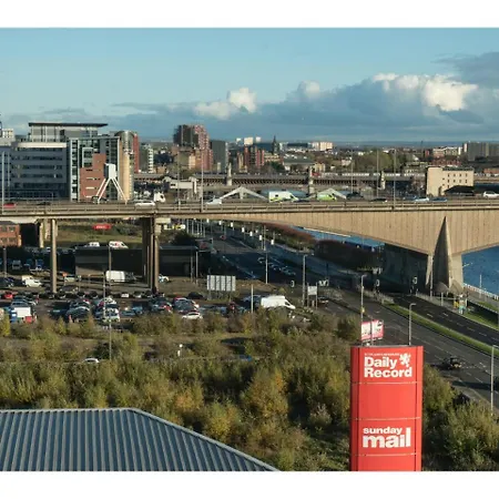 Riverside Simplicity: Great Views Secure Parking Glasgow