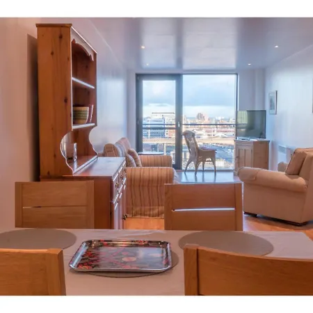 Apartment Riverside Simplicity: Great Views Secure Parking
