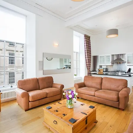 布莱斯伍德广场公寓 * 格拉斯哥