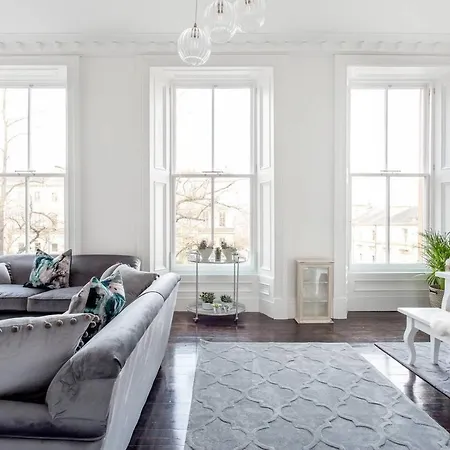 Holiday home Luxury 4 Bed Townhouse In Prestigious West End *