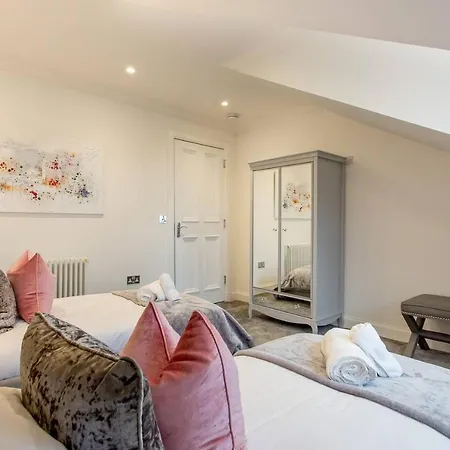Luxury 4 Bed Townhouse In Prestigious West End * Glasgow