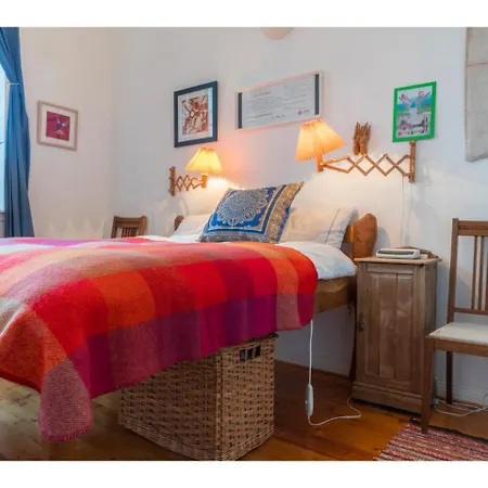 Beautifully Kept Mezzanine Flat ★school Of Art★