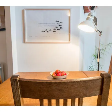 Apartment Beautifully Kept Mezzanine Flat ★school Of Art★