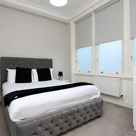 219 Saint Vincent Street * Glasgow
