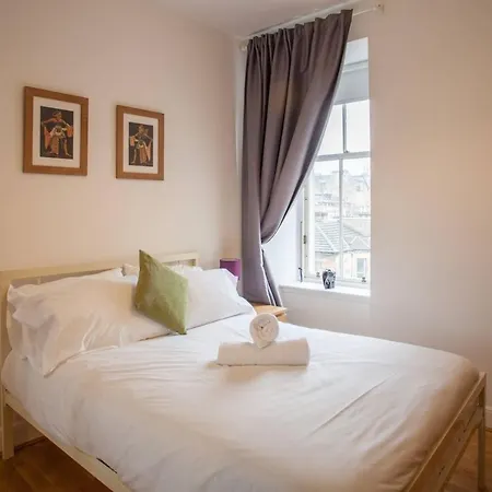 Beautiful Homely Flat In The Centre Of West End Appartamento *