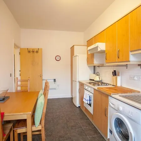 Beautiful Homely Flat In The Centre Of West End Glasgow