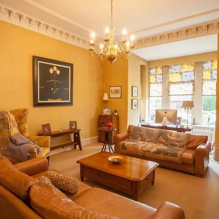 Stunning Victorian With Large Private Garden * Glasgow
