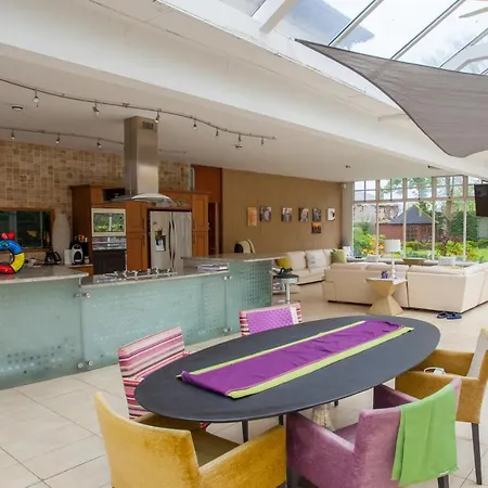 Stunning Victorian With Large Private Garden * Glasgow