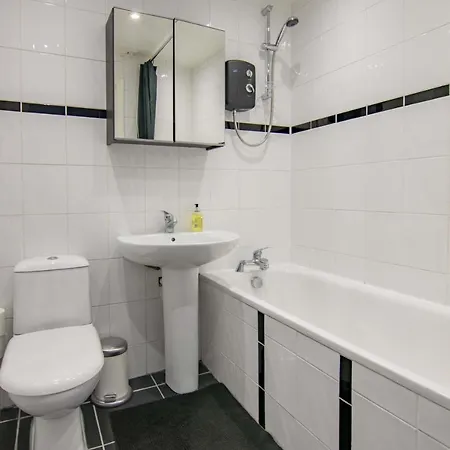 Stunning 2 Bed Flat In The Heart Of Merchant City * Glasgow