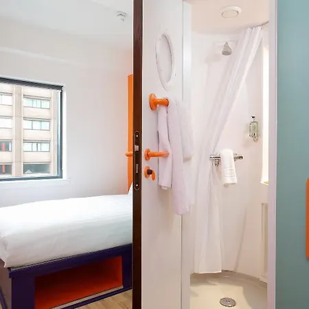 Hotel Easyhotel 2*