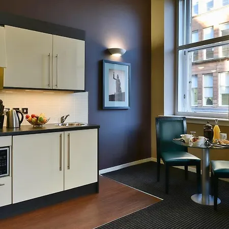 Hotel apartamentowy Fraser