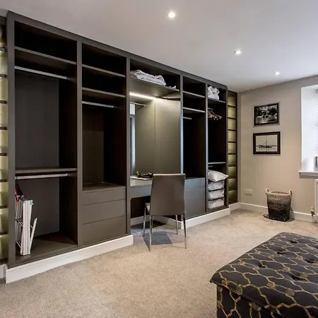 Luxury West End Apt. W/ Private Outdoor Area Glasgow