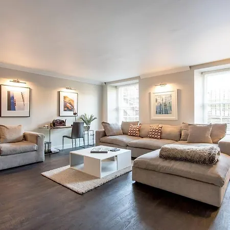 Luxury West End Apt. W/ Private Outdoor Area Glasgow