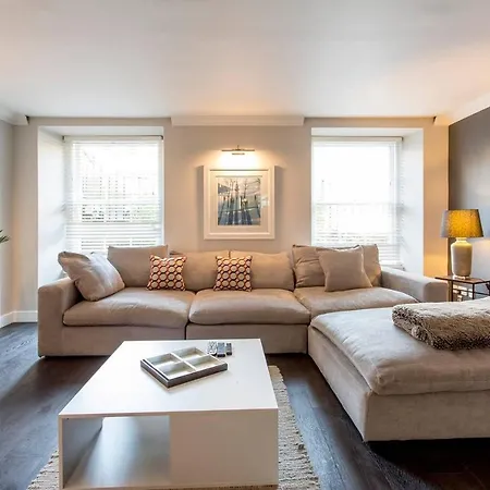 Luxury West End Apt. W/ Private Outdoor Area Glasgow