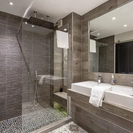 Luxury West End Apt. W/ Private Outdoor Area Glasgow