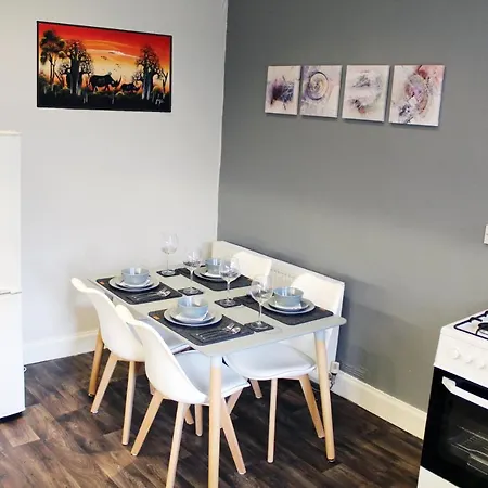 Anchored - Spacious In Glasgow's Southside Glasgow