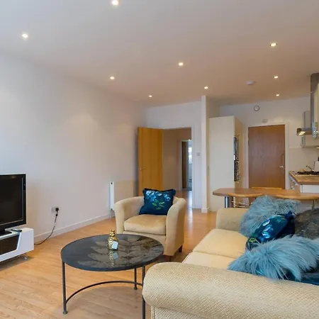 2 Bedroom Luxury In West End * Glasgow
