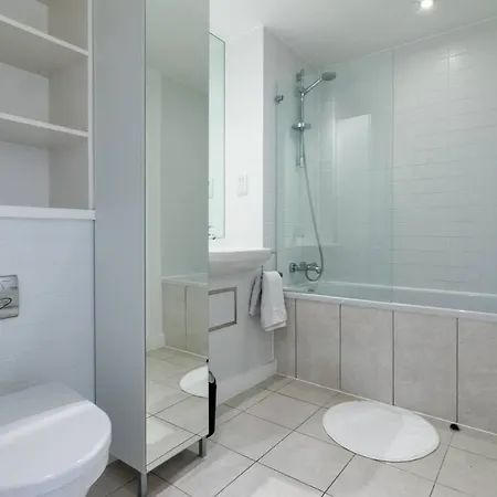 Stylish Two Bed Penthouse In City Centre * Glasgow