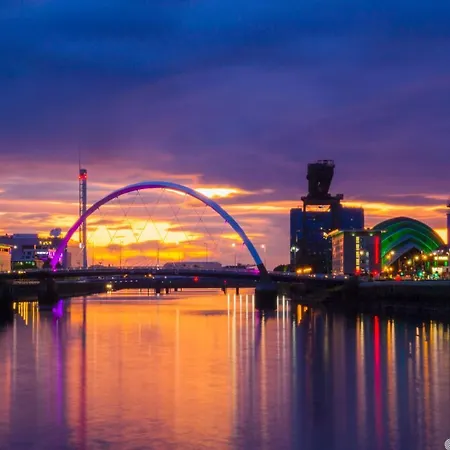 Anchored - Spacious In Glasgow's Southside Glasgow