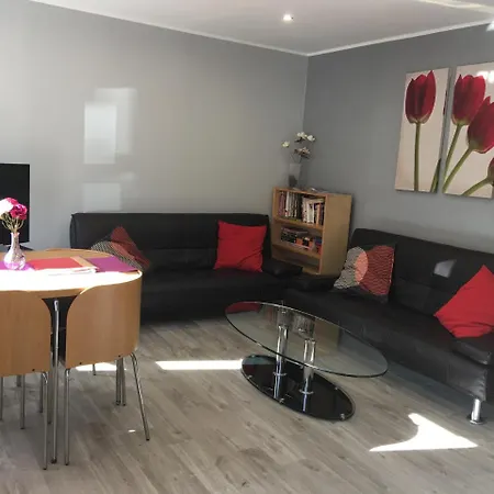 Charing Cross Apartment *