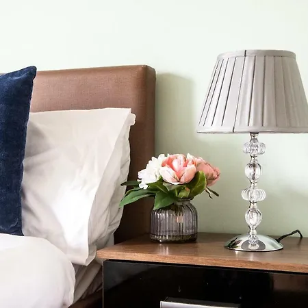 1 Bedroom Luxury - Central