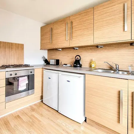 1 Bedroom Luxury - Central *